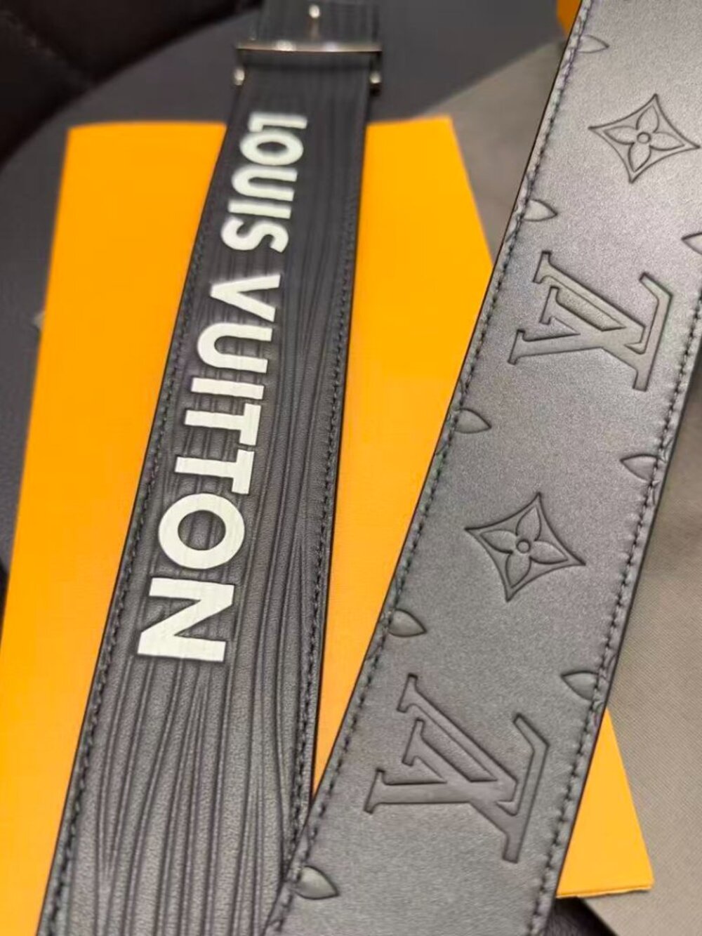 LV leather belt - Picture 5 of 6